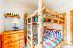 Guest bedroom double - double bunks